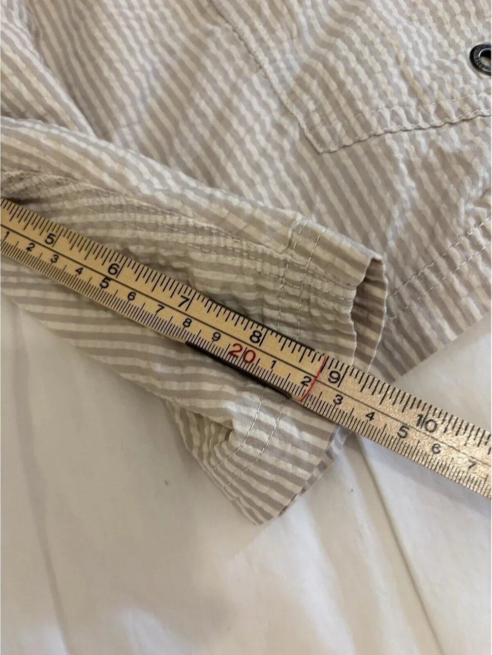 J.Crew The Original Longboard Shorts Mens 36 Taupe Gray Stripe Seersucker